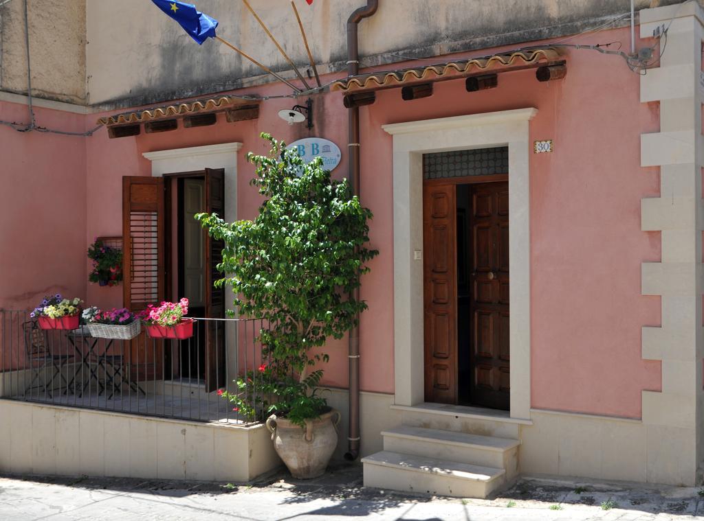 Il Giardino Di Pietra Bed & Breakfast Noto Dış mekan fotoğraf