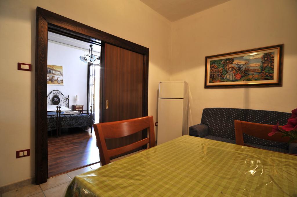 Il Giardino Di Pietra Bed & Breakfast Noto Dış mekan fotoğraf