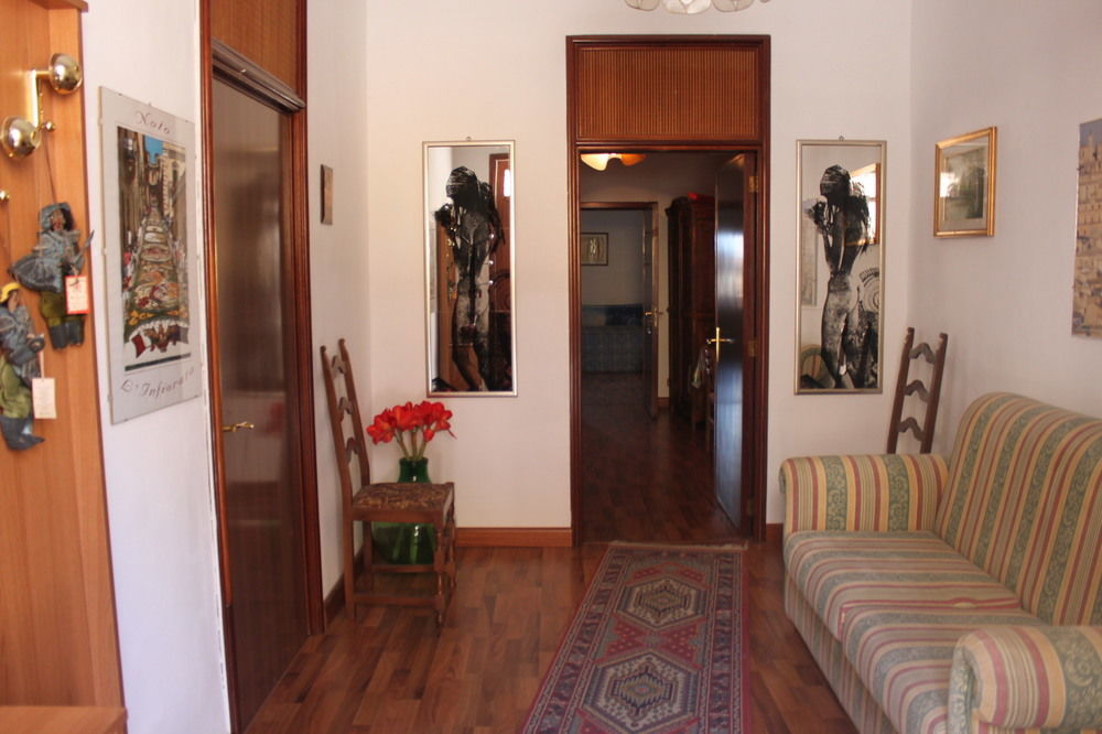 Il Giardino Di Pietra Bed & Breakfast Noto Dış mekan fotoğraf